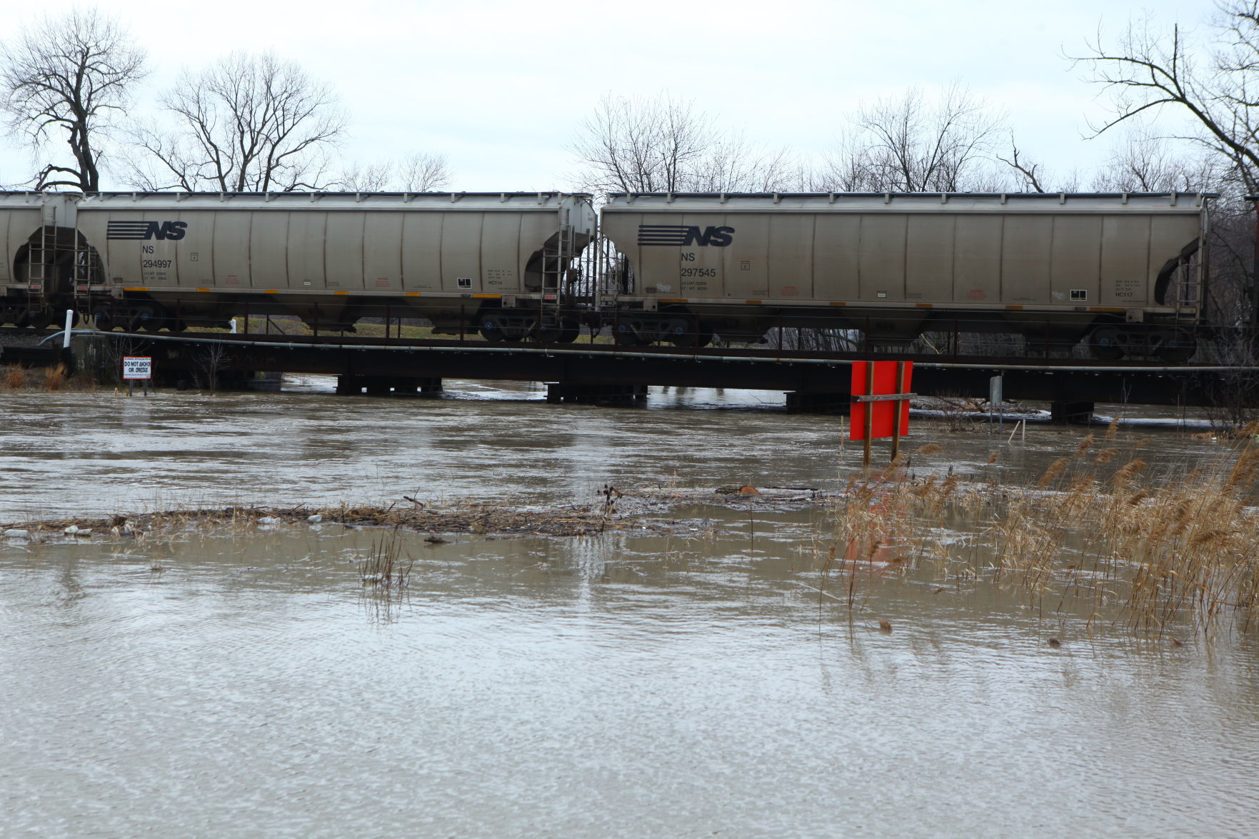 Little Calumet River with rising water levels